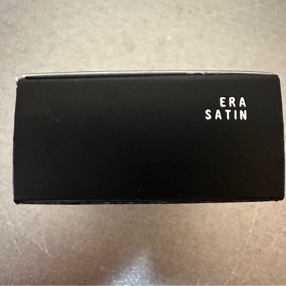 NWOT MAC ERA Satin Eyeshadow - Picture 2 of 3